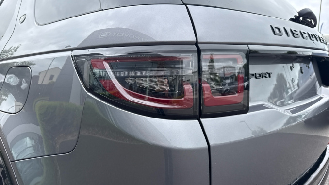 Land Rover Discovery Sport 1.5 P270e Metropolitan 5dr Auto [5 Seat] [NI] Station Wagon - Image 19